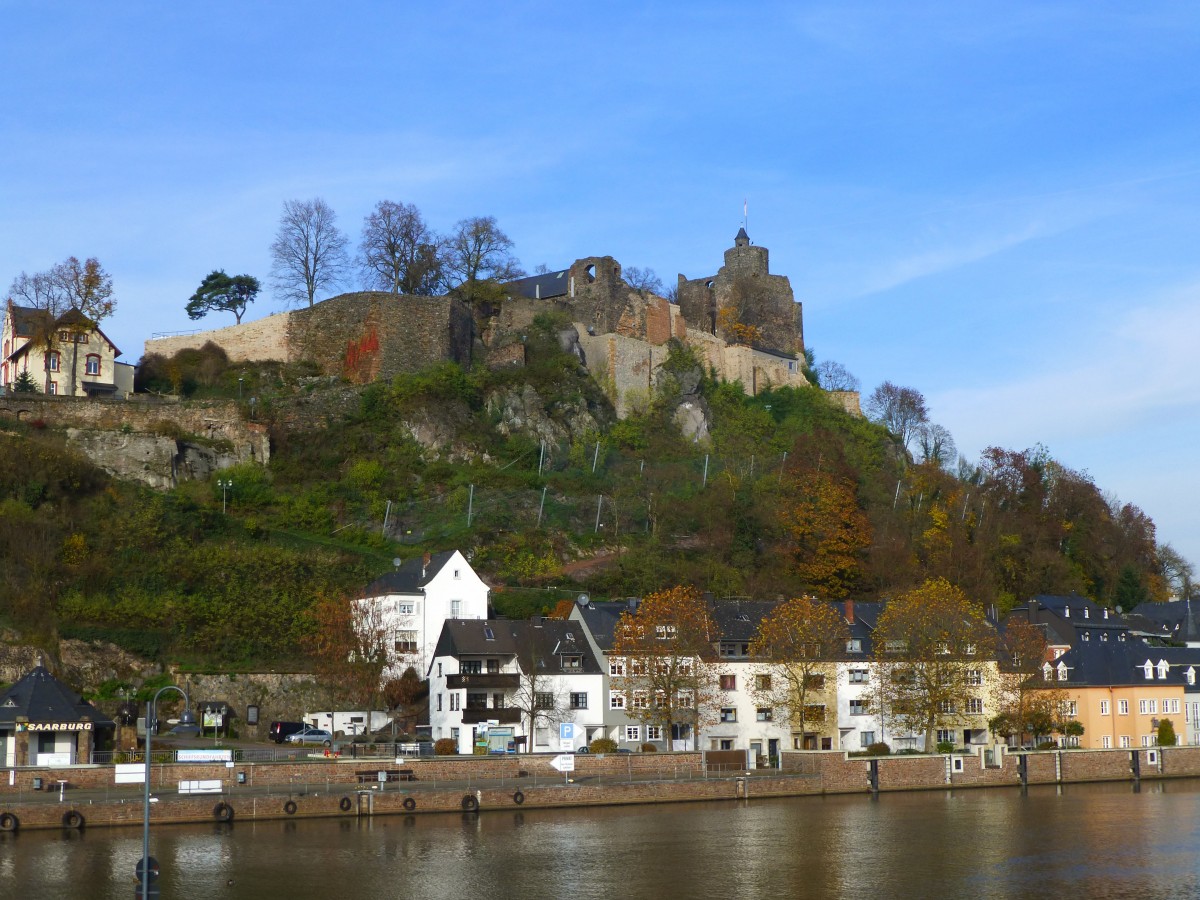 Deutschland, Rheinland-Pfalz, Landkreis Trier-Saarburg, Saarburg, die Saar, die Burg. 22.11.2014