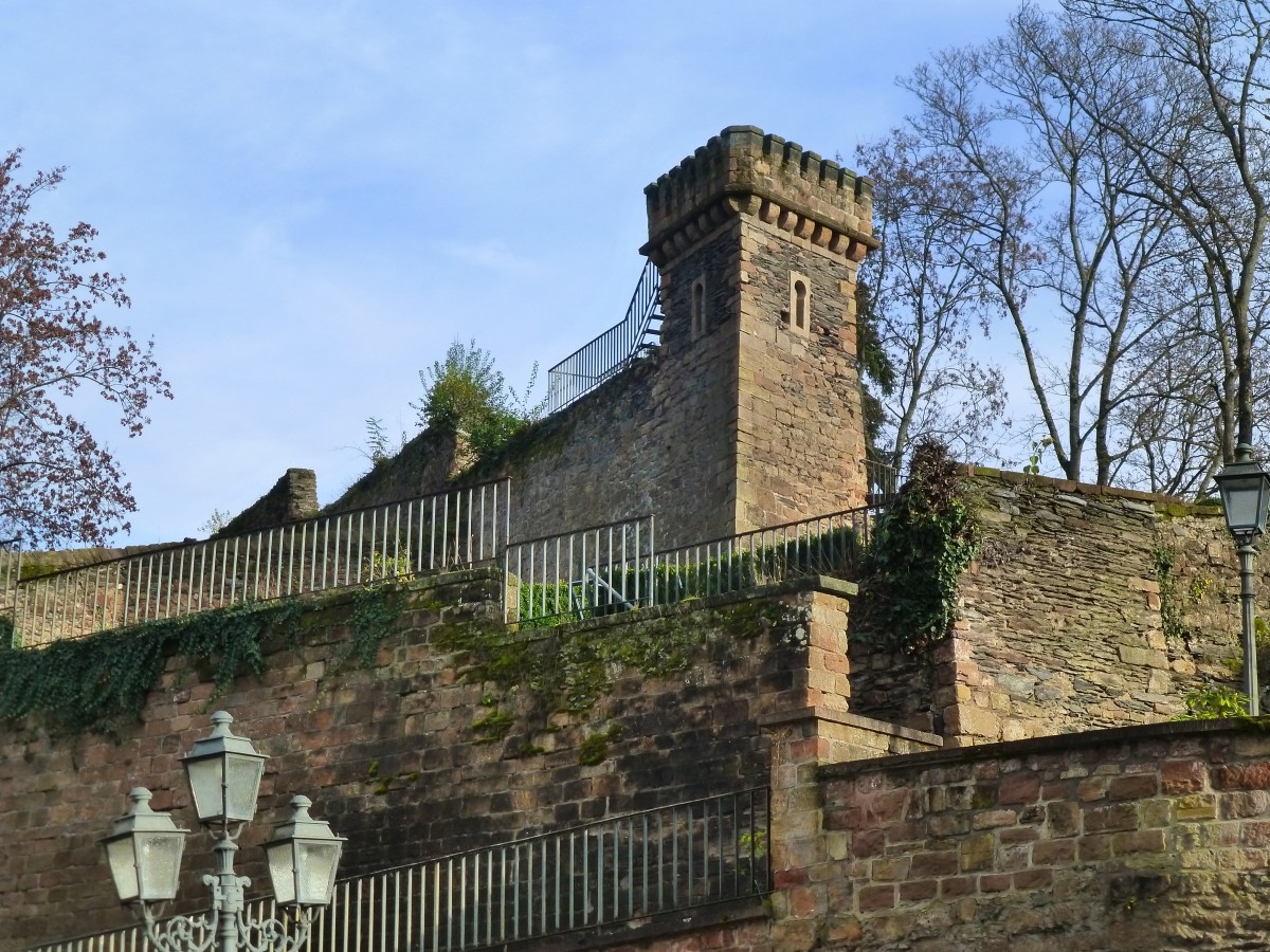 Deutschland, Rheinland-Pfalz, Landkreis Trier-Saarburg, Saarburg, der Belvedere Turm. 22.11.2014