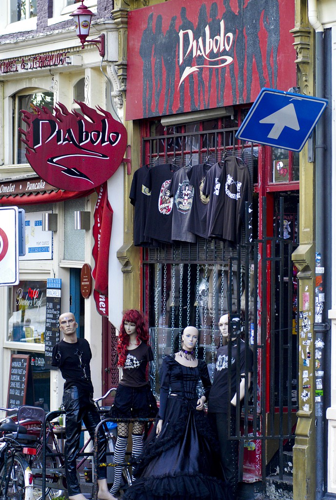 Diabolo Shop in der Nieuwe Hoogstraat in Amsterdam. Aufnahme: August 2008.