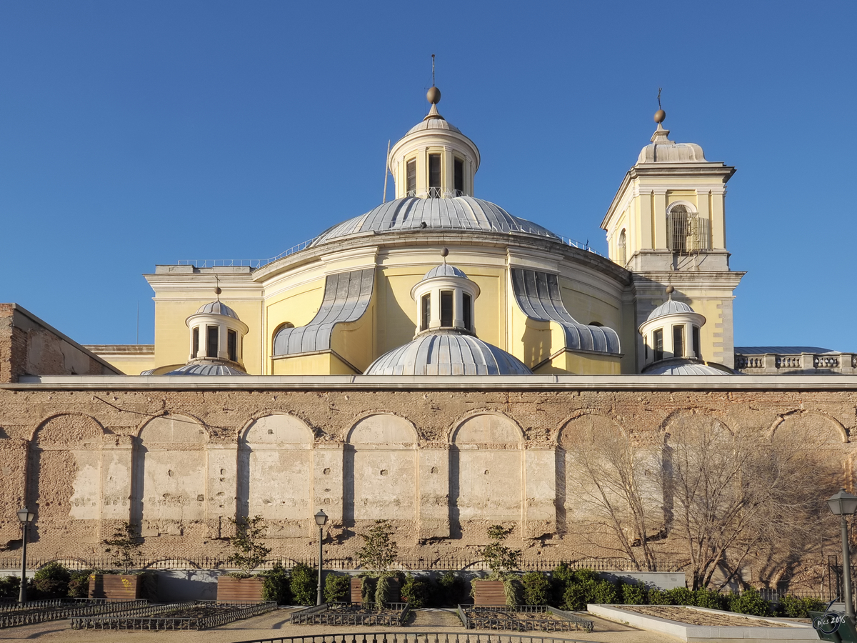 Die 1761-1768 im neoklassischen Stil erbaute Baslica De San Francisco El Grande ist Madrids kunsthistorisch bedeutendste Kirche. (Dezember 2010)