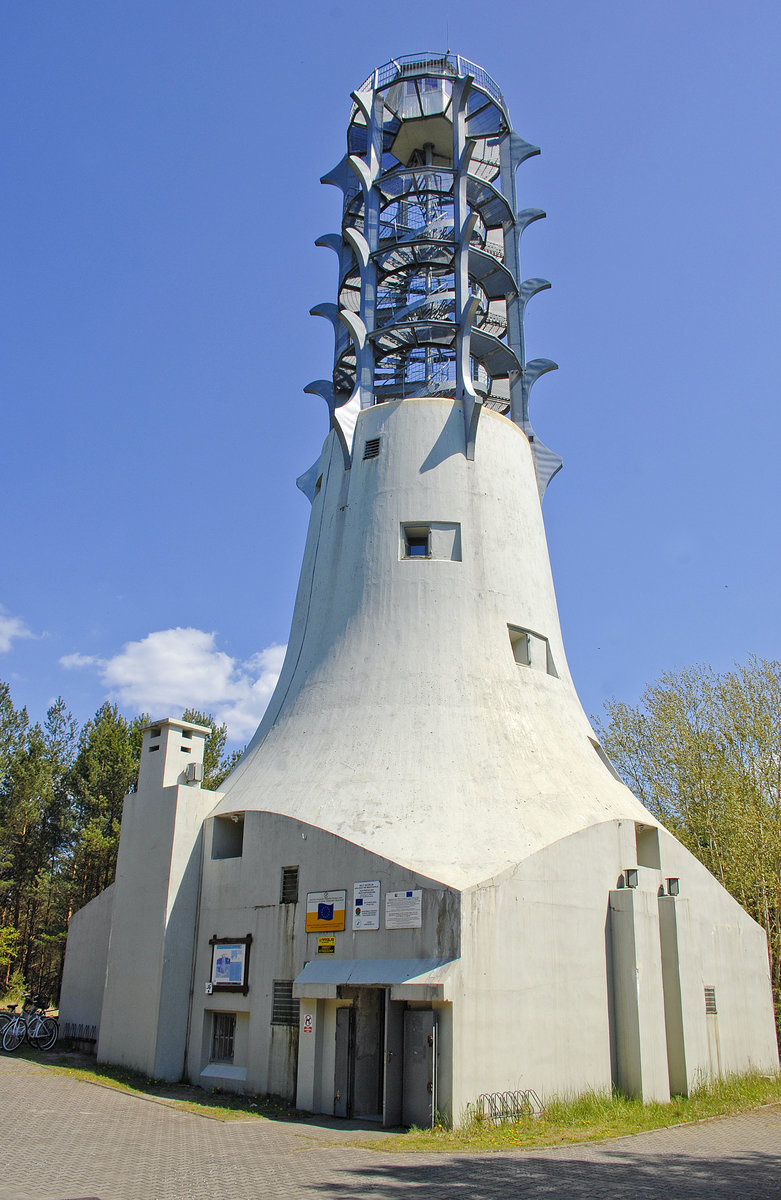 Die Glocke - Hochbunker mit Messstation fr Kstenbatterie Goeben auf der Insel Wollin. Aufnahme: 7. Mai 2016.