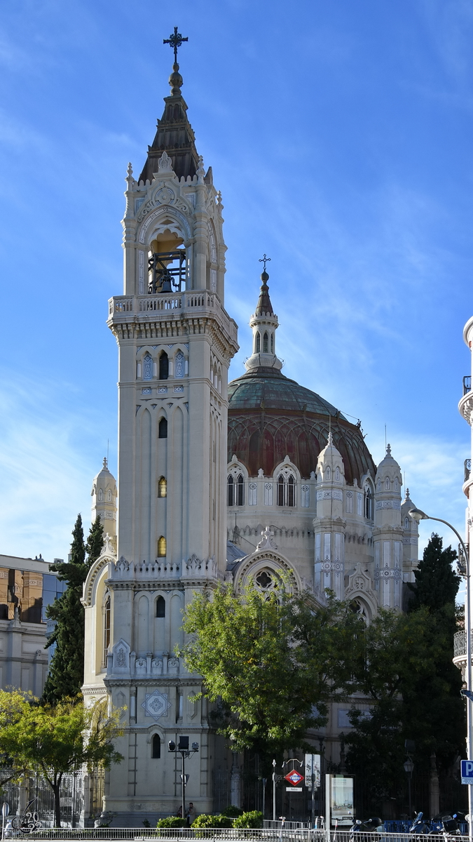 Die von 1902 bis 1910 erbaute Kirche San Manuel und San Benito (Iglesia de San Manuel y San Benito) ist eines der besten Beispiele der neobyzantinischen Architektur in Madrid. (November 2022)