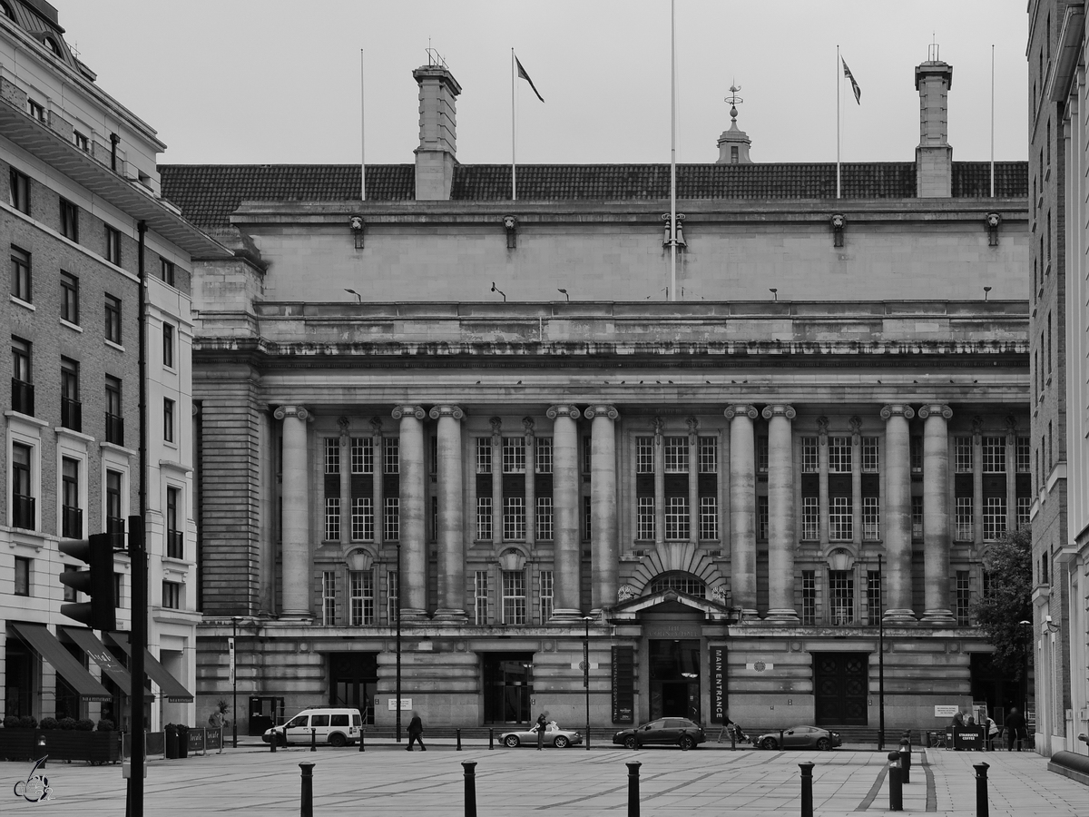 Die von 1911 bis 1939 erbaute County Hall befindet sich im Londoner Stadtteil Lambeth. (September 2013)