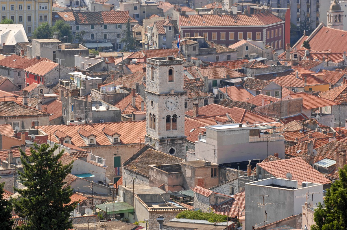 Die Altstadt von ibenik von Groblje sv. Ane aus gesehen. Aufnahme: Juli 2009.