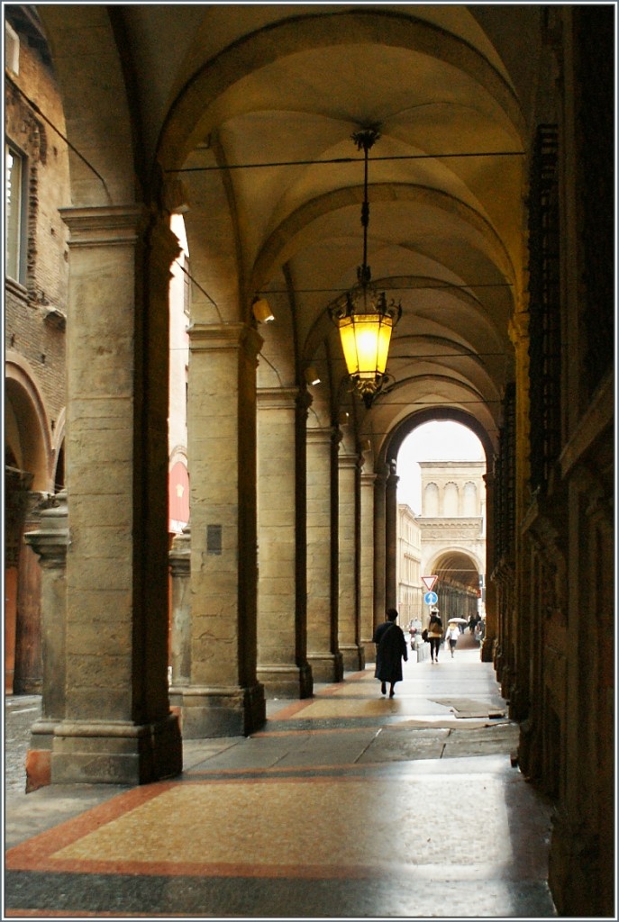 Die Arkaden in Bologna laden auch bei Regenwetter zum Stadtbummel ein.
(15.11.2013)