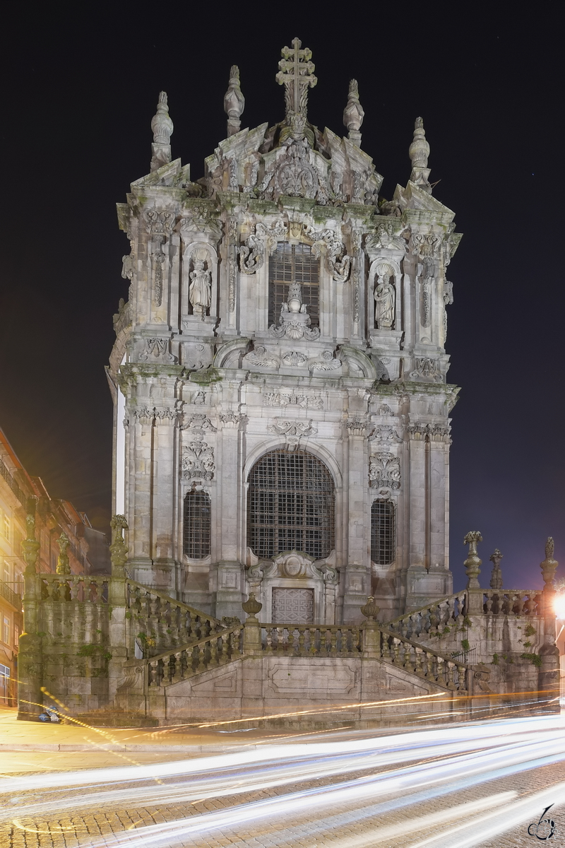 Die barocke Kirche der Kleriker (Igreja dos Clrigos) wurde zwischen 1732 und 1750 erbaut. (Porto, Januar 2017)