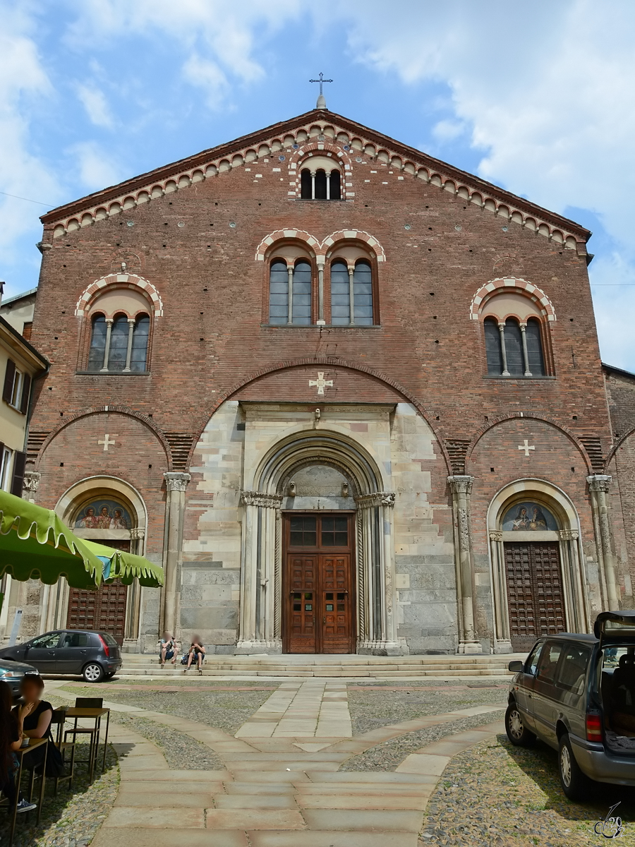 Die Basilika San Simpliciano ist eine frhchristliche Kirche im Zentrum von Mailand. (Juni 2014)