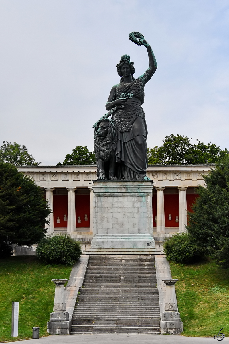 Die Bavaria begrt die Besucher der Ruhmeshalle in Mnchen. (August 2020)