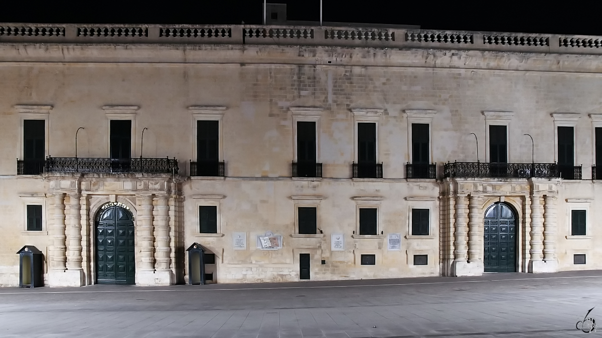 Die beiden Eingangsportale des Gromeisterpalastes in Valletta. (Oktober 2017)