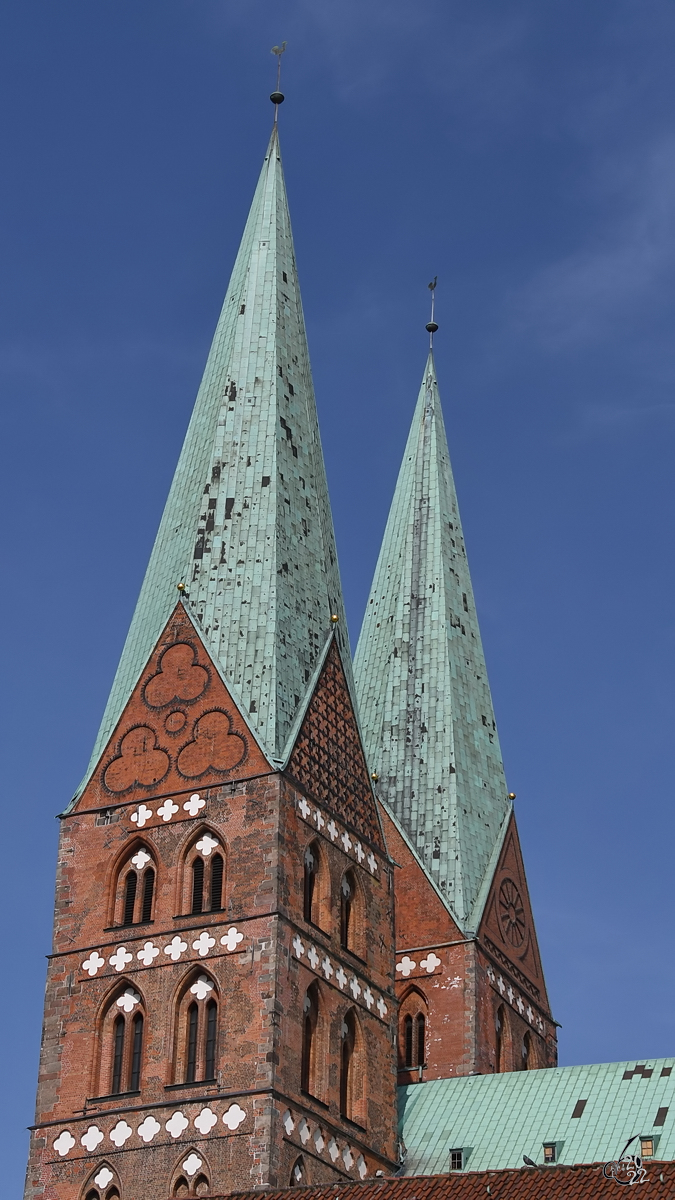 Die beiden Trme der St.-Marien-Kirche in Lbeck. (Mrz 2022)