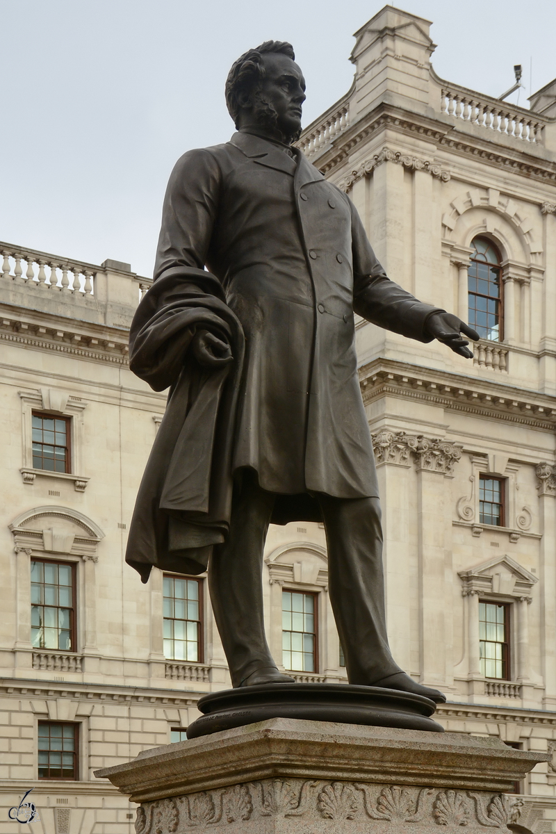 Die Bronzeskulptur von Lord Palmerston wurde 1876 enthllt. (London, Februar 2015)
