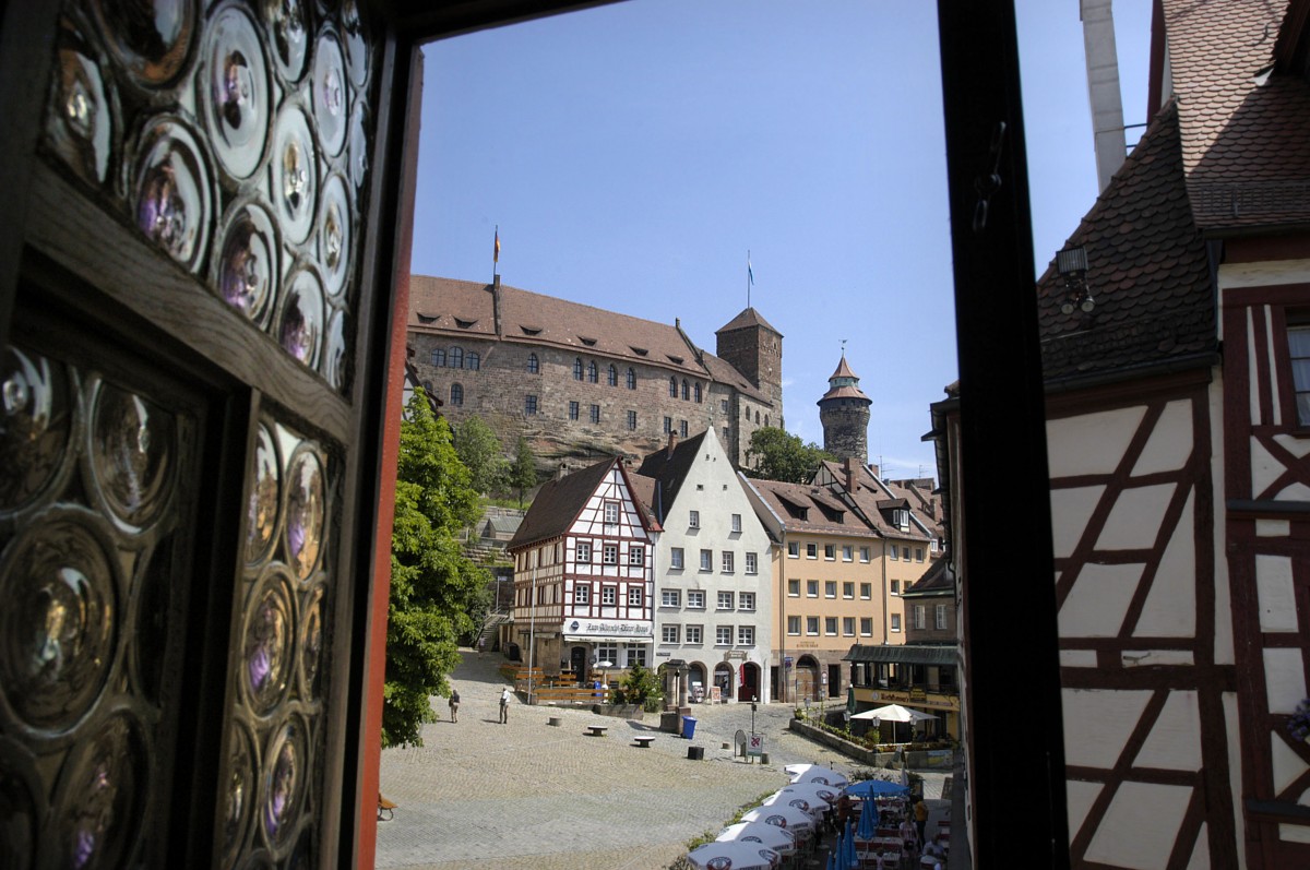 Die Burg in Nrnberg vom Albrecht-Drer-Haus aus gesehen. Aufnahme: Juli 2008.