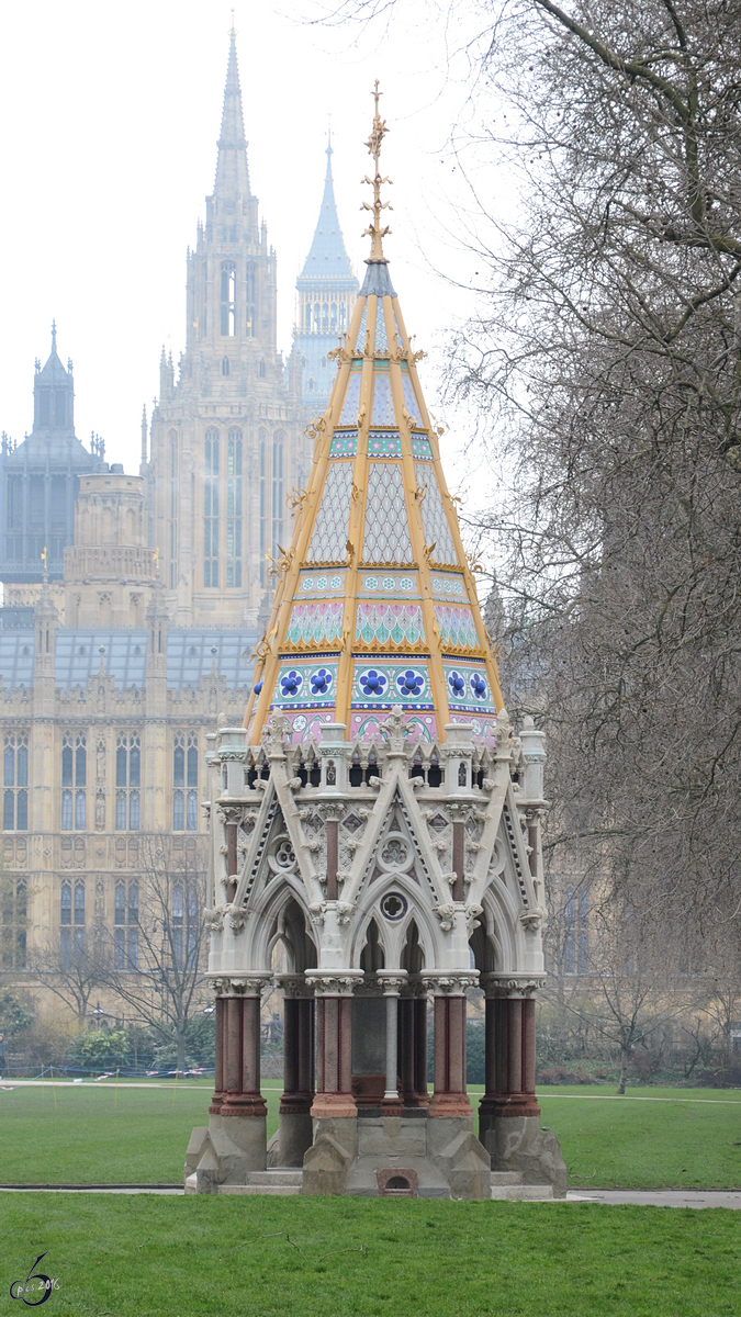 Die Buxton Memorial Fountain im Victoria Park. (London, Mrz 2017)