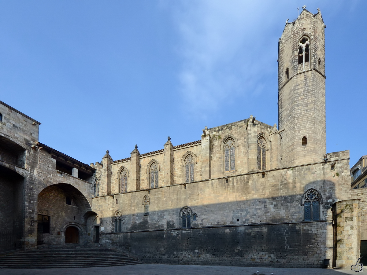 Die Catedral Santa Maria del Mar ist eine zwischen 1329 und 1383 gebaute gotische Kirche in Barcelona. (Februar 2012)