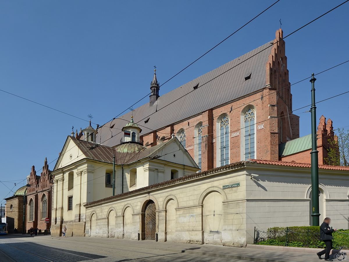 Die Dominikanerbasilika in Krakau wurde nach einem Brand im Jahre 1850 wieder aufgebaut. (Mrz 2014)