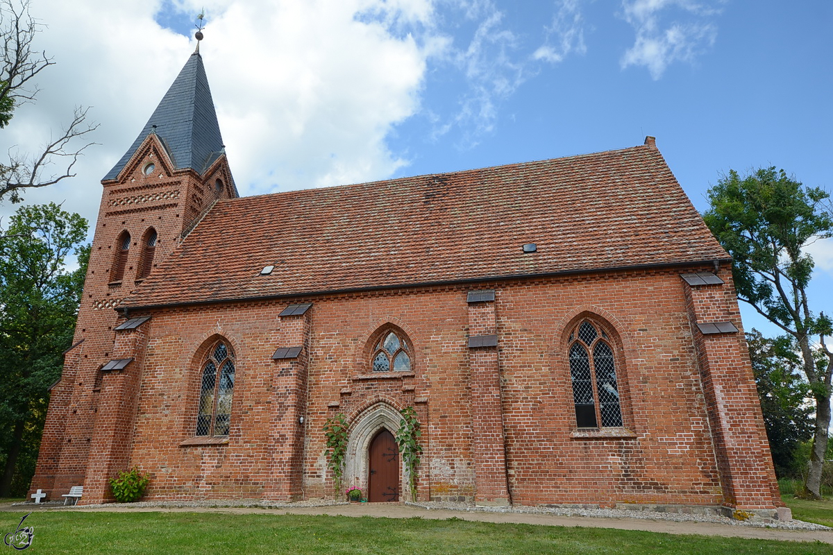 Die Dorfkirche in Linstow habe ich Ende August 2013 ablichten knnen.