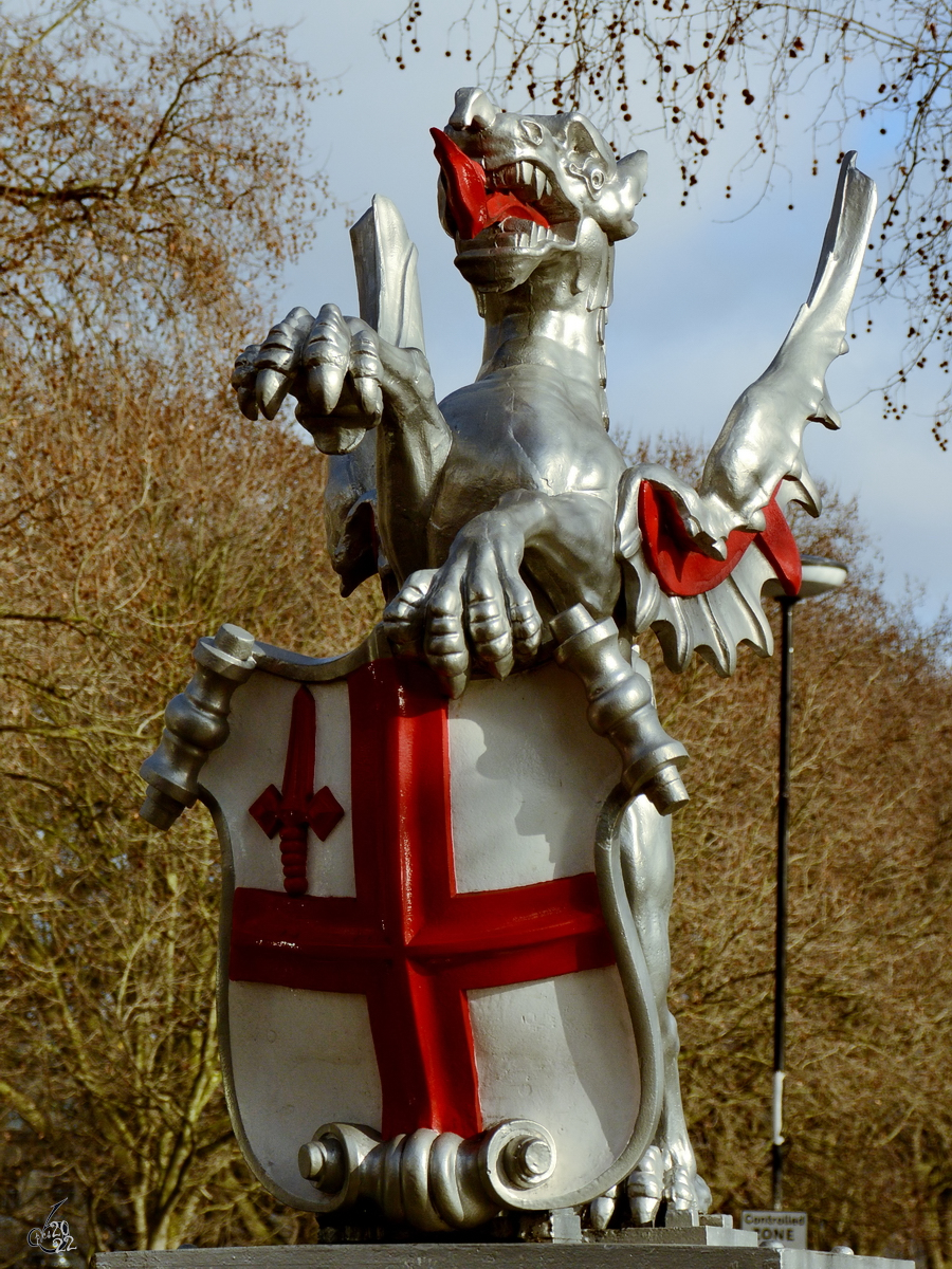 Die Drachengrenzmarkierungen sind gusseiserne Statuen, die die Grenzen der City of London markieren.