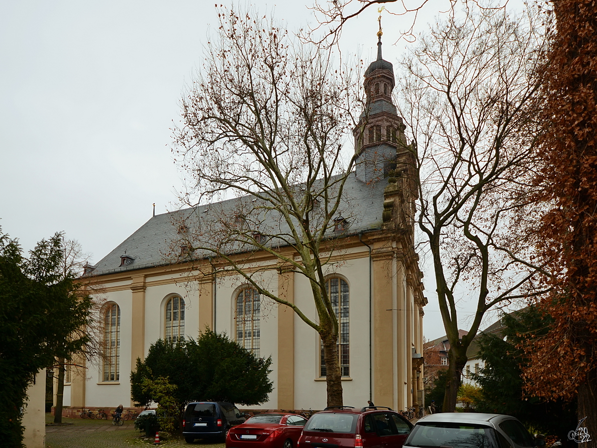 Die Dreifaltigkeitskirche in Speyer wurde im spätbarocken Stil erbaut. (Dezember 2014)