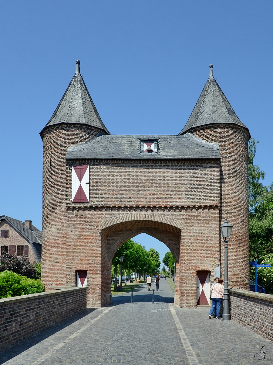 Die Eulentrme des ueren Klever Tores in Xanten. (Mai 2011)