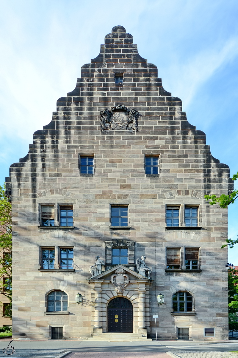 Die Fassade des Justizpalastes in Nrnberg. (Juni 2019)