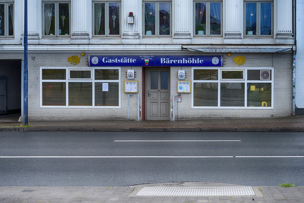 Die Fassade der Gaststtte Brenhhle am Norderhofenden in der Flensburger Altstadt. Aufnahme: 2. Mai 2020.