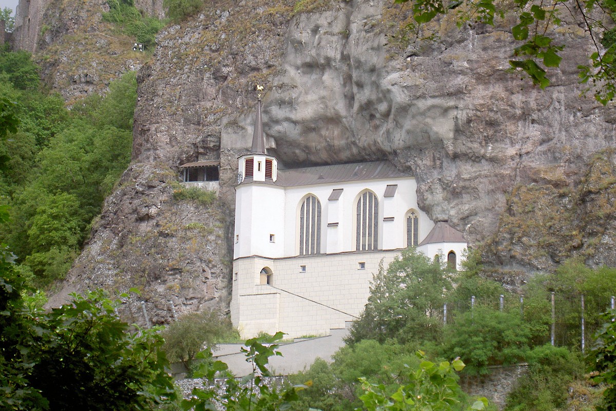 Die Felsenkirche in Idar-Oberstein. Aufnahme: Juli 2005.