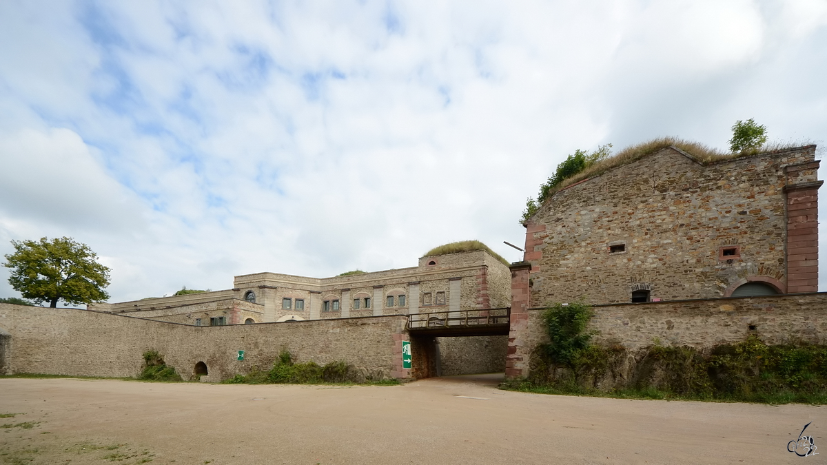 Die Festung Ehrenbreitstein ist eine seit dem 16. Jahrhundert bestehende Befestigungsanlage gegenber der Moselmndung in Koblenz. (September 2013)