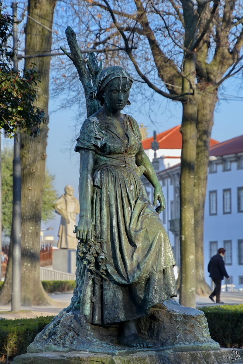 Die Flora-Statue (Estatua de Flora) im Joo Chagas Park (Jardim de Joo Chagas) in Porto. (Januar 2017)