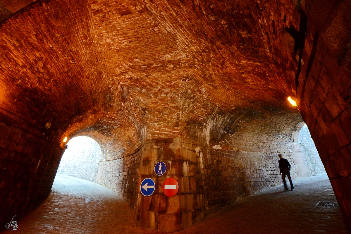 Die Gewölbe des Castell de Montjuic, einer alten Militärfestung aus dem 17. Jahrhundert. (Februar 2012)