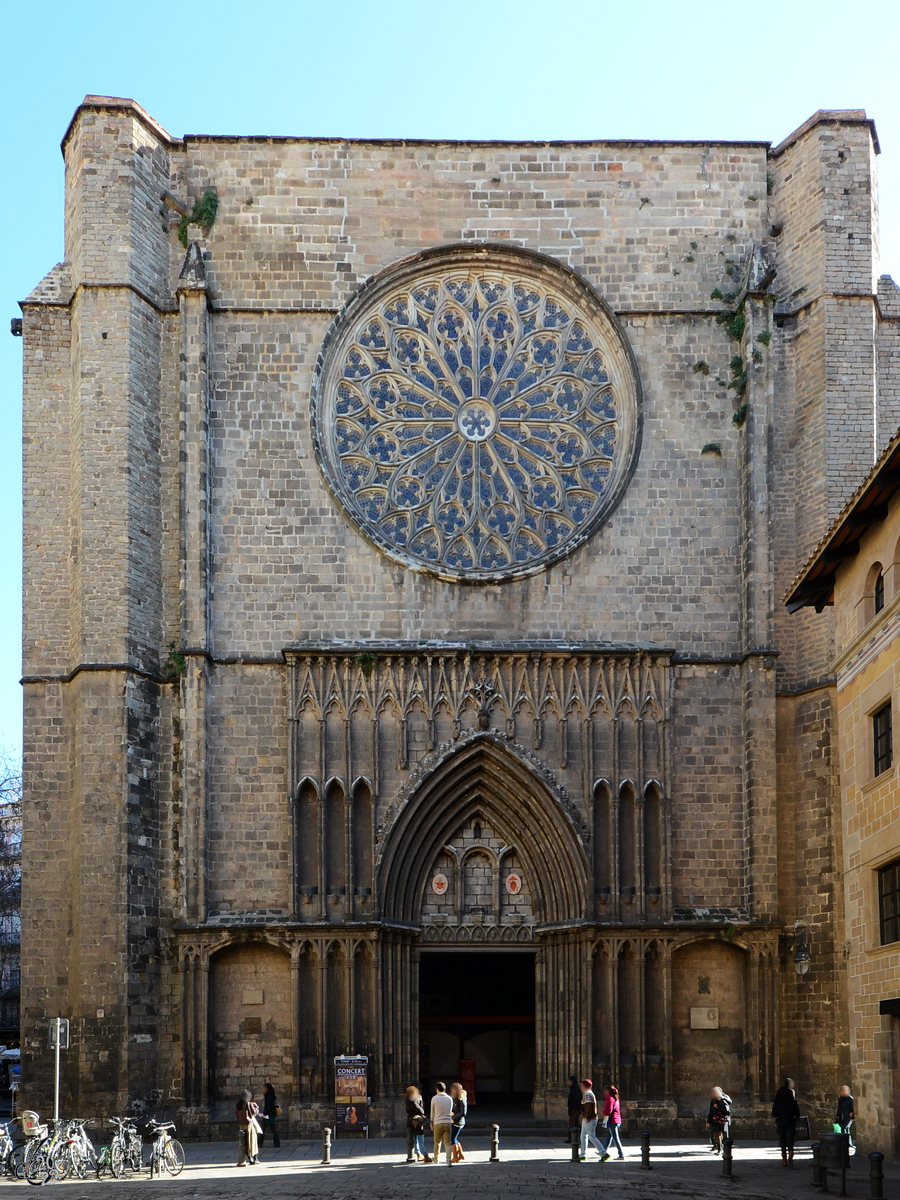 Die im gotischen Stil erbaute Basilika der Heilige Maria am Pinienbaum (Baslica de Santa Maria del Pi) stammt aus dem 15. Jahrhundert. (Barcelona, Februar 2012)