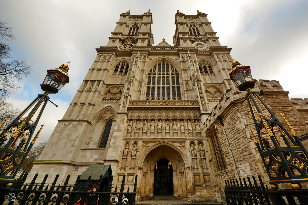 Die im gotischen Stil erbauten Westminster Abbey ist eine Protestantische Kirche, in der seit dem Jahr 1066 die englischen und britischen Krnungszeremonien stattfanden. (London, Februar 2015)