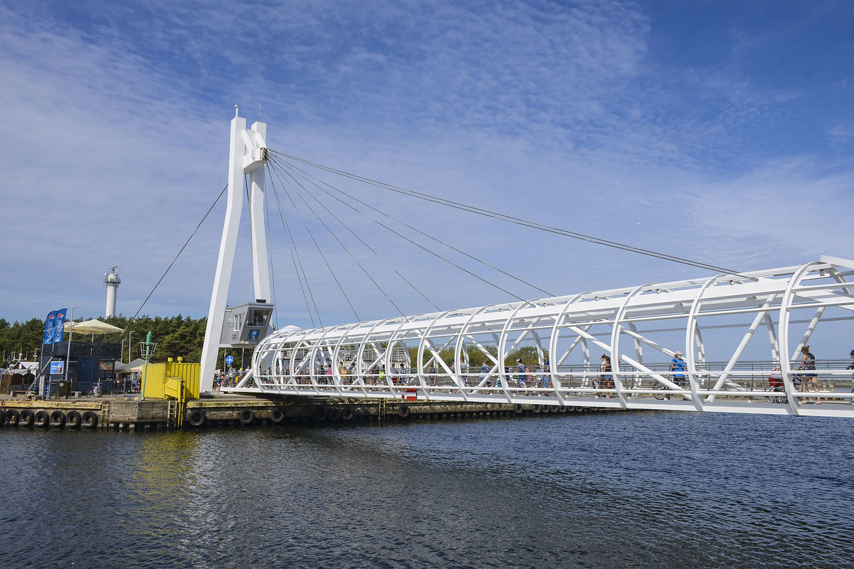 Die Hafenbrcke in Ustka (Stolpmnde) in Hinterpommern. Aufnahme: 21. August 2020.