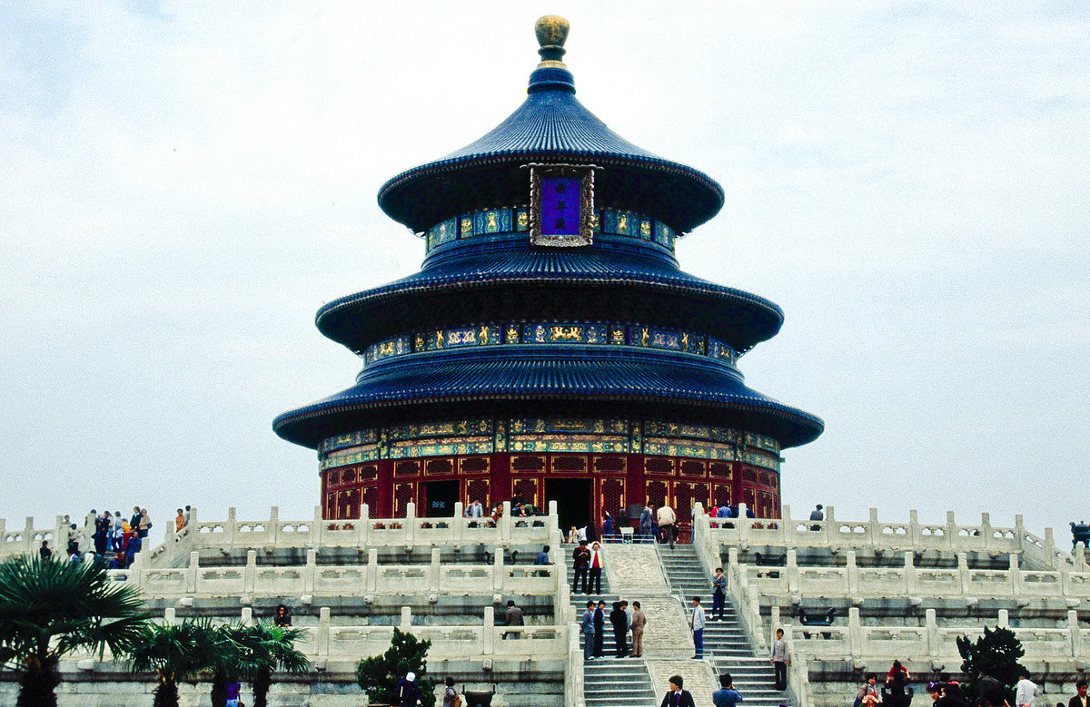 Die Halle des Erntegebets, Teil des Himmelstempels in Peking. Bild vom Dia. Aufnahme: Mai 1989.