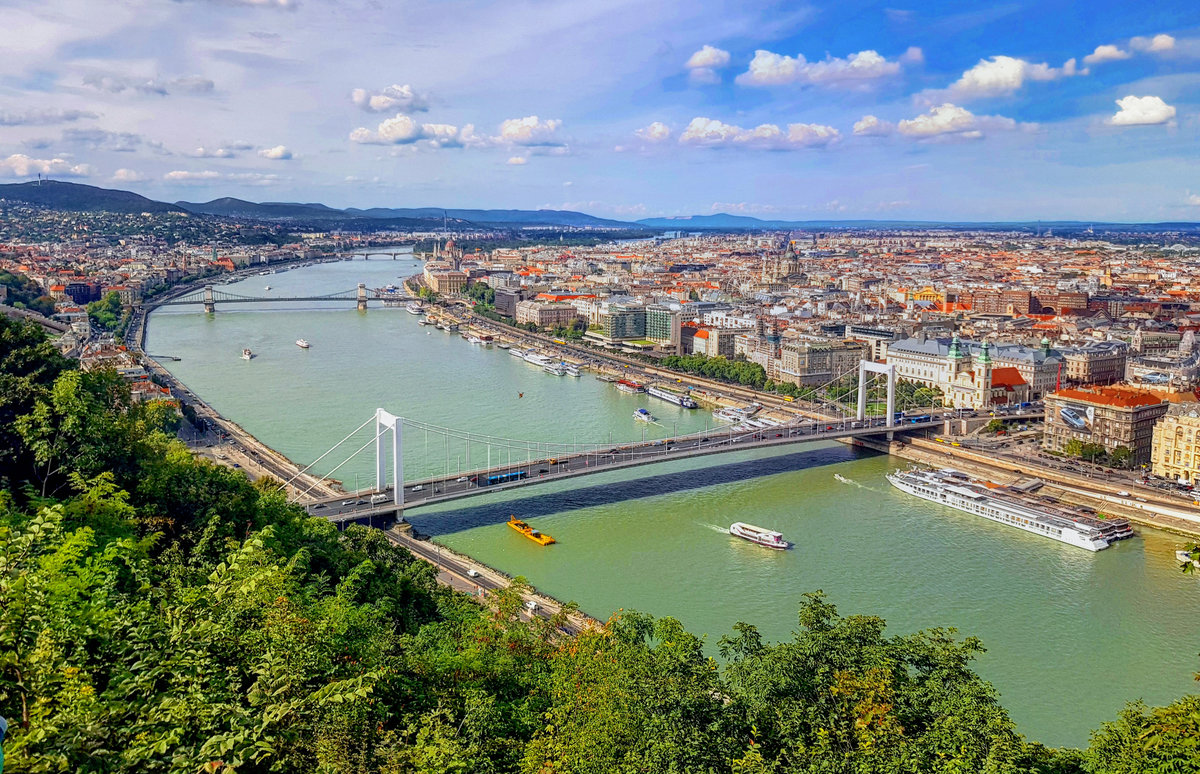 Die Hauptstadt Ungarns, Budapest, von oben. Aufnahmedatum: 16.08.2019