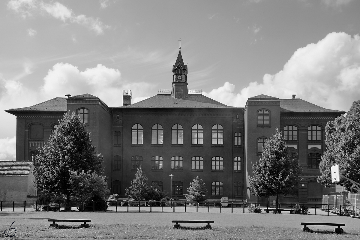 Die heutige Fritz-Reuter-Schule in Demmin wurde im Jahre 1896 als Stadtknabenschule gegrndet. (August 2014)