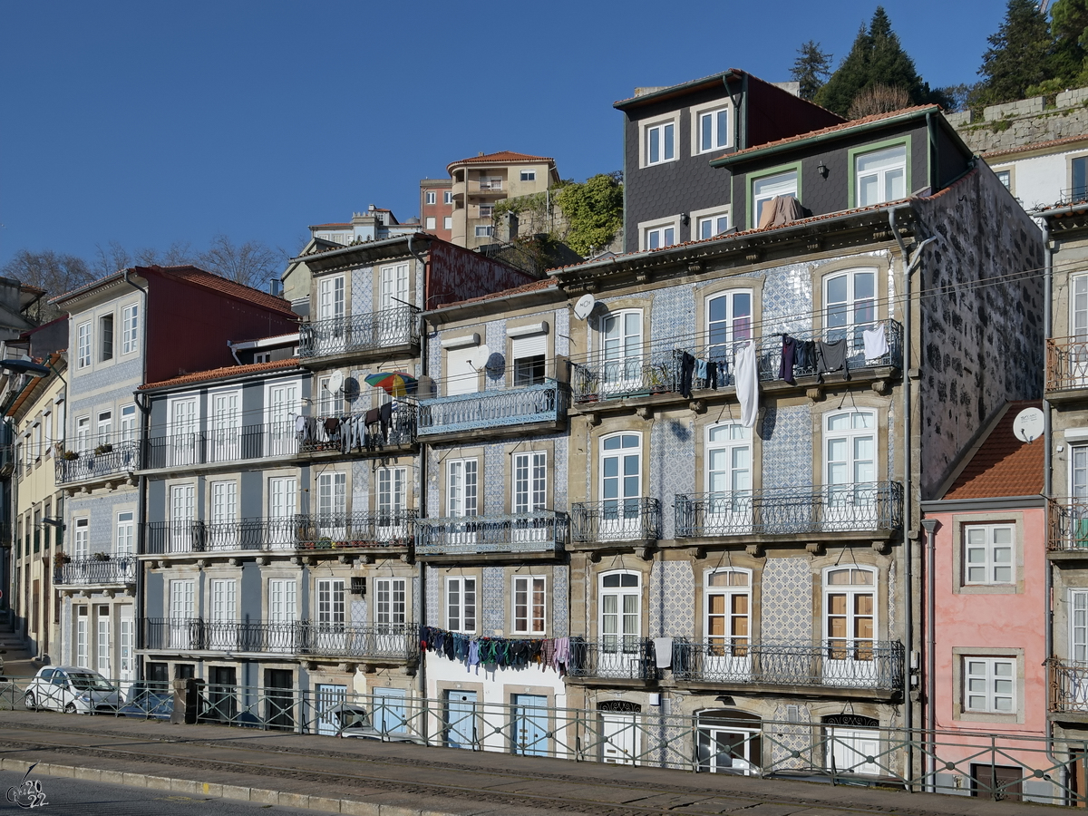 Die historische Altstadt in Porto. (Januar 2017) 