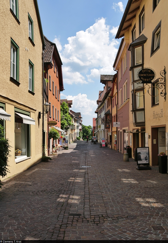 Die Hochmaiengasse in Rottweil zweigt von der Hauptstrae ab. Hier befinden sich u.a. ein Optiker, eine Metzgerei, eine Schneiderei und eine Bar.

🕓 11.6.2021 | 14:59 Uhr