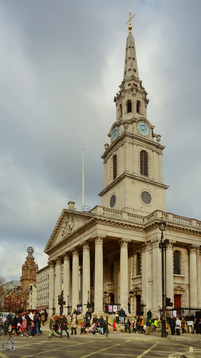 Die in den Jahren 1721 bis 1726 erbaute Kirche St. Martin in the Fields befindet am Trafalgar Square in London. (September 2013)