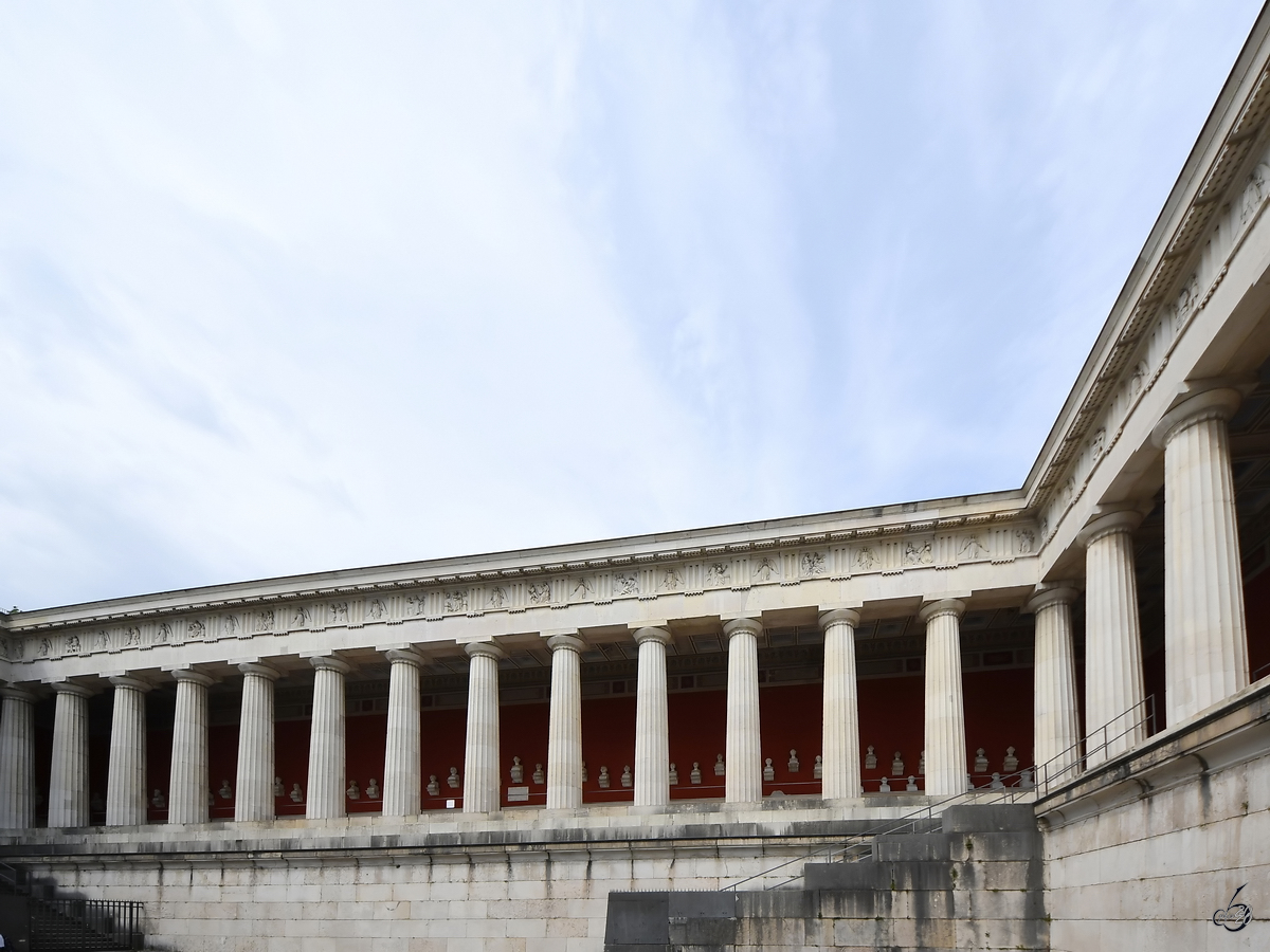 Die in den Jahren 1843 bis 1853 erbaute Ruhmeshalle von Mnchen. (August 2020)