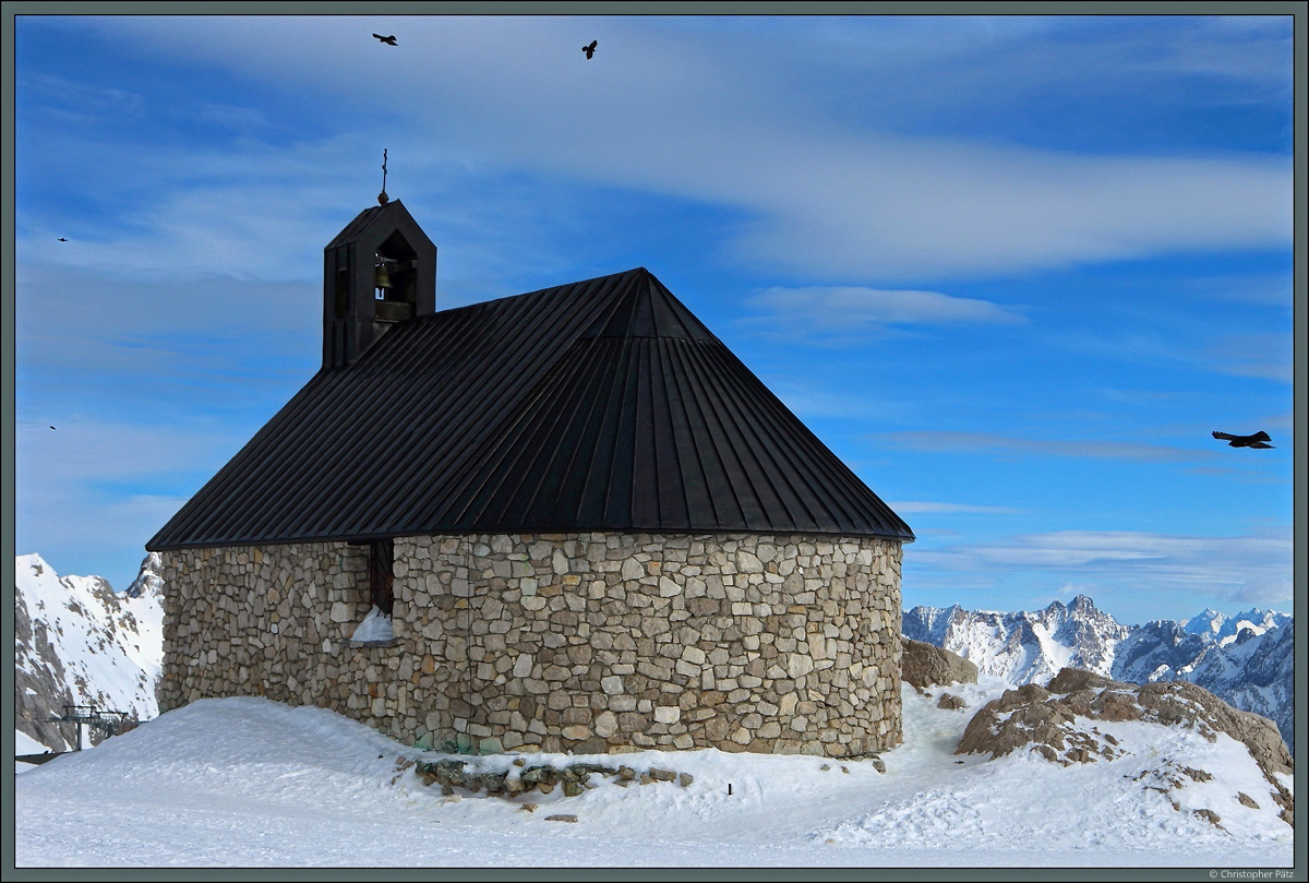 Die Kapelle  Maria Heimsuchung  auf dem Zugspitzplatt ist die hchstgelegene Kirche Deutschlands. Sie wurde 1981 errichtet.