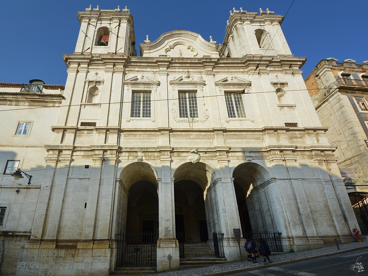 Die Katharinenkirche (Igreja de Santa Catarina) wurde im Auftrag von Knigin Katharina auf dem Alto de Santa Catarina errichtet. (Lissabon, Januar 2017)