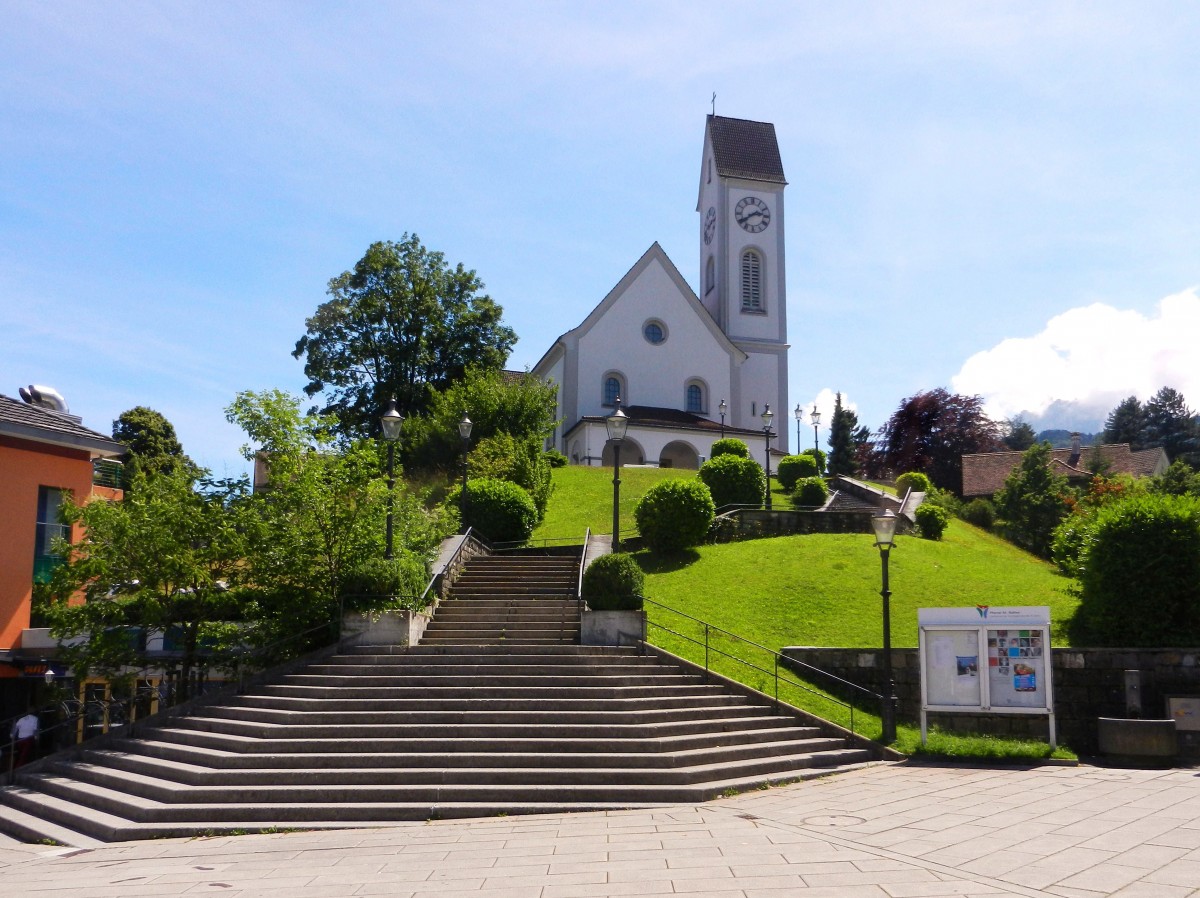 Die katholische Kirche St. Gallus, im Zentrum von Kriens - 03.07.2014