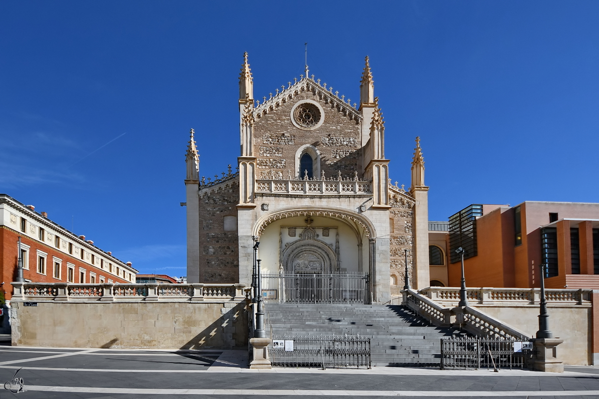 Die Kirche San Jernimo el Real ist ein ehemaliges Kloster aus dem 16. Jahrhundert. (Madrid, November 2022)