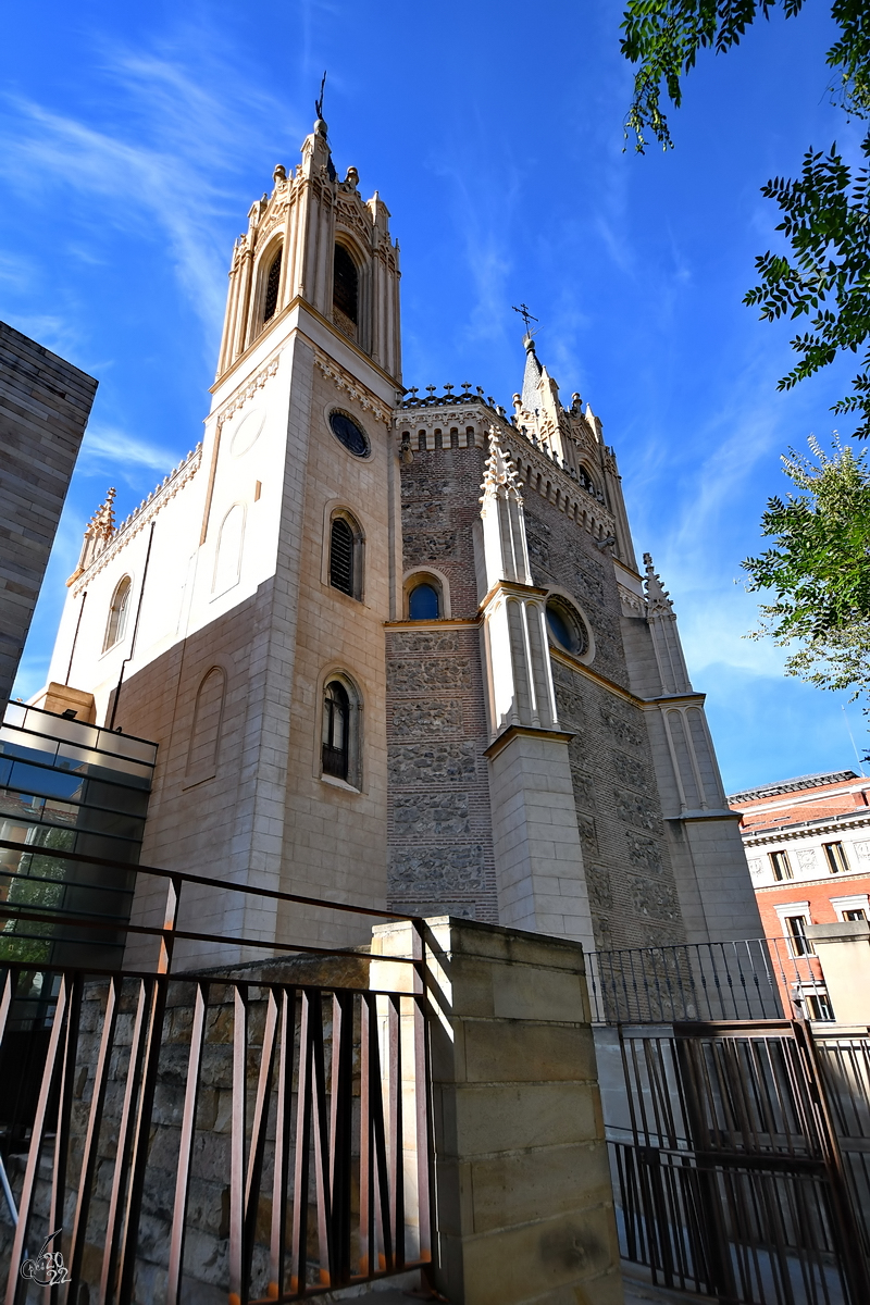 Die Kirche San Jernimo el Real entstand aus einem ehemaligen Kloster aus dem 16. Jahrhundert. (Madrid, November 2022)