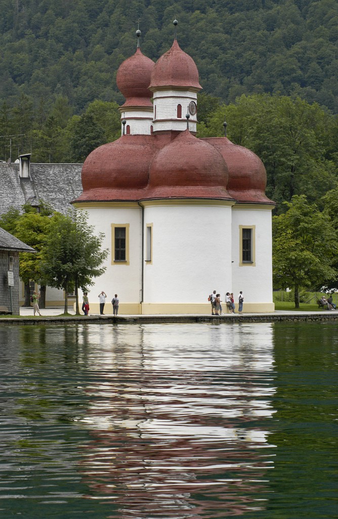 Die Kirche St. Bartholom am Knigssee. Aufnahme: Juli 2008.