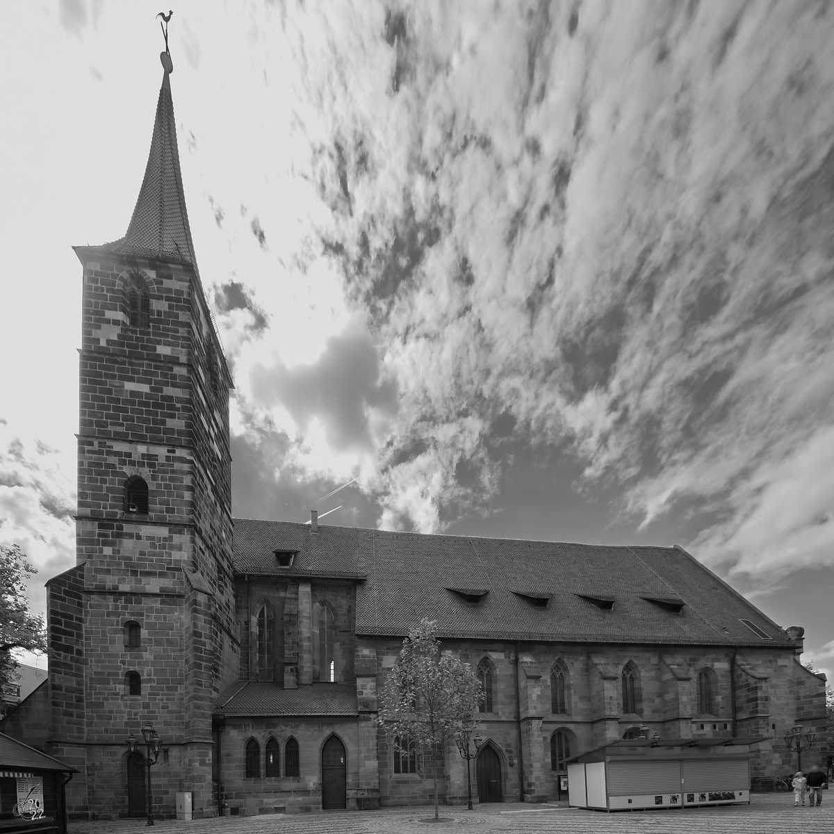 Die Kirche St. Jakob wurde im 13. Jahrhundert erbaut. (Mai 2017)