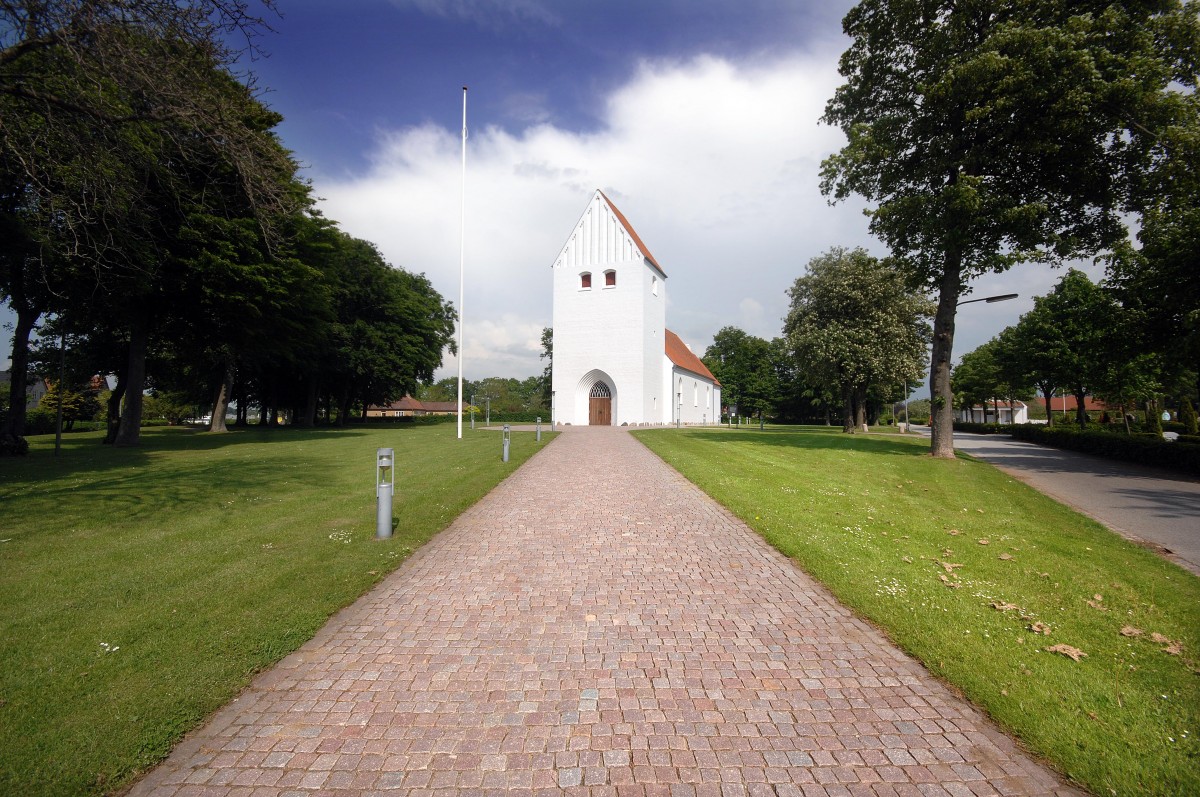 Die Kirche in Vojens (Woyens) in Snderjylland (Nordschleswig). Aufnahme: Mai 2013.