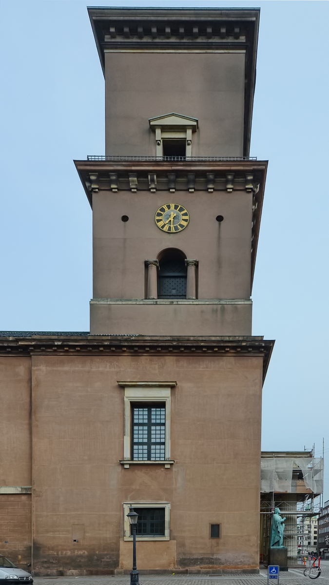 Die im klassizistischen Stil entworfene und 1829 fertiggestellte Frauenkirche von Kopenhagen. (Mai 2012)