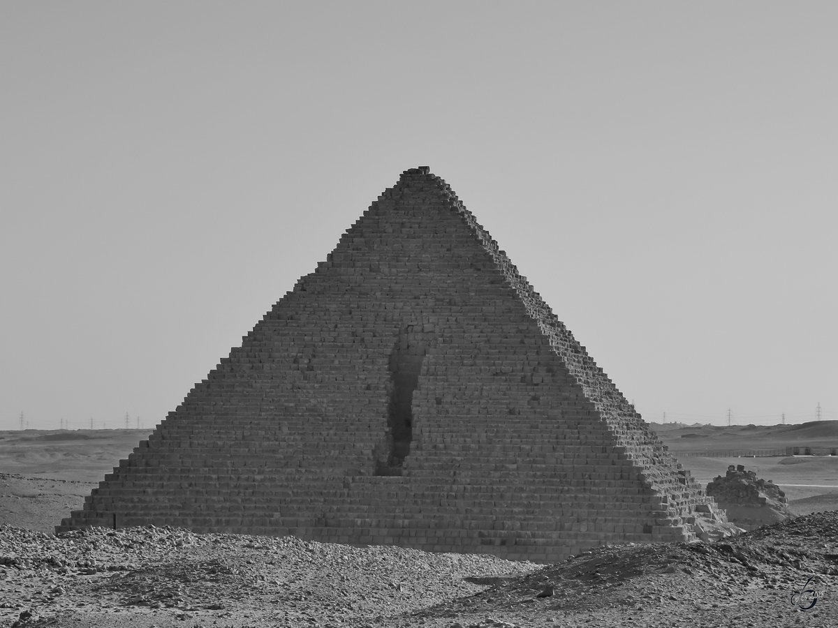 Die kleinste der drei Pyramiden von Gizeh ist die des Pharao Mykerinosn. (Dezember 2018)