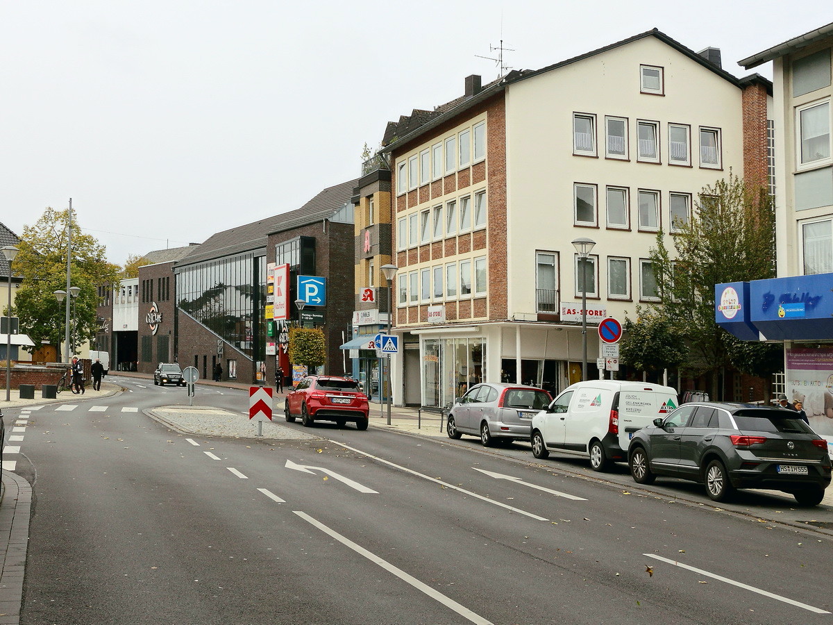 Die Konrad-Adenauer-Straße in Geilenkirchen am 08. Oktober 2020.